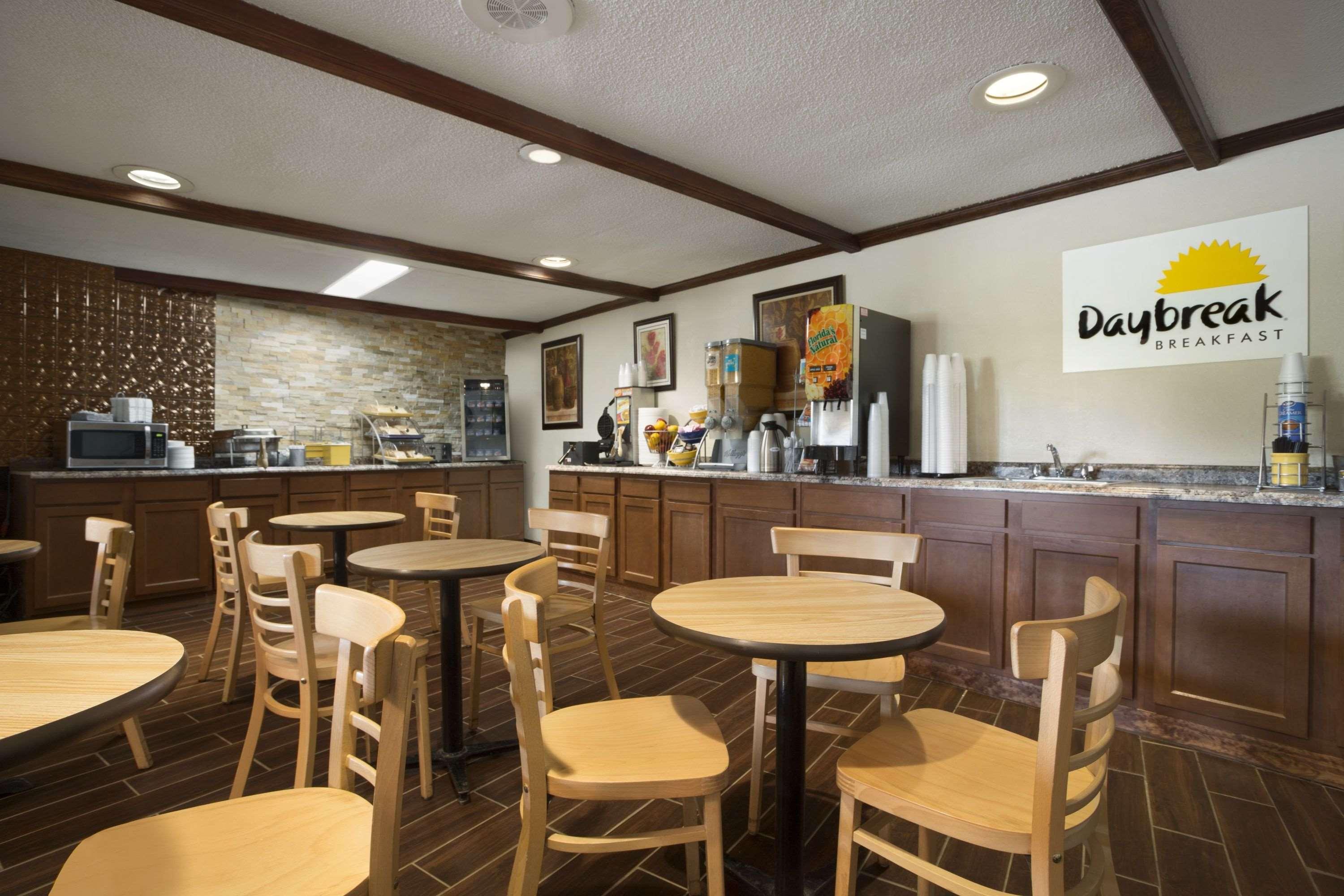 Ramadaby Wyndham Pittsburgh-new Stanton New Stanton