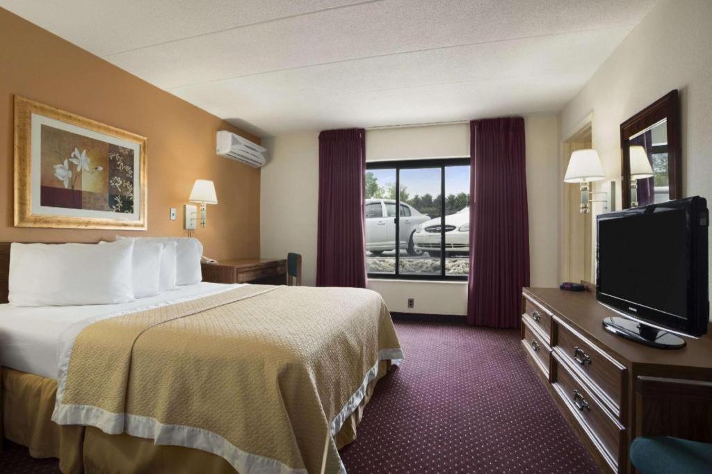 Hotel Ramadaby Wyndham Pittsburgh-new Stanton